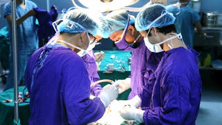 Bác sĩ Quân đội không được làm giám đốc bệnh viện tư nhân