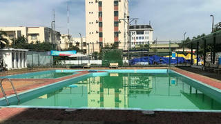 Hai bé trai tử vong tại hồ bơi trong khách sạn