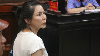 Thuê giang hồ 'xử' chồng, vợ bác sỹ Chiêm Quốc Thái lãnh 18 tháng tù