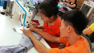 Chuyện tình xúc động: “Anh là đôi mắt, em là đôi chân của đời nhau”