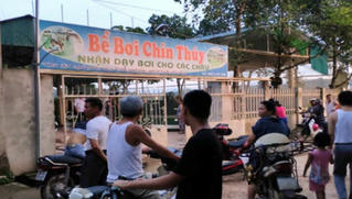 Nam sinh lớp 11 tử vong sau khi tắm ở bể bơi