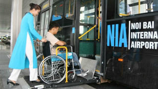 Quyền tiếp cận giao thông hàng không của người khuyết tật: Vì sao chưa được đảm bảo?