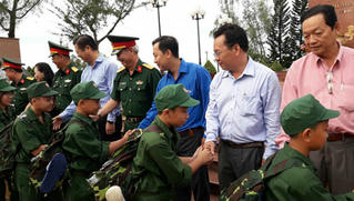 Thành đoàn Cần Thơ tổ chức lễ xuất quân Học kỳ trong quân đội
