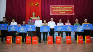 Chăm lo cho mỗi gia đình chính sách và hộ nghèo là sứ mệnh của Mặt trận