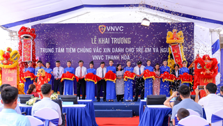 Khai trương VNVC Thanh Hóa - hạ nhiệt “cơn sốt” vắc xin của người dân xứ Thanh