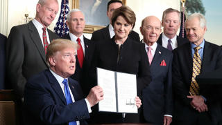 Loại “vũ khí” thương mại đặc biệt của Mỹ