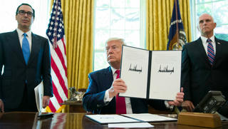 'Vũ khí' ưa thích của ông Trump trong chính sách đối ngoại Mỹ  
