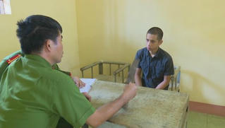 Bênh cha, nam thanh niên vác dao truy sát tiểu thương tại chợ
