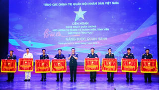 Độc đáo những tiết mục văn nghệ của lính