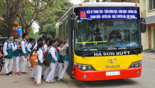 Thủ tướng yêu cầu kiểm soát chặt việc vận chuyển học sinh bằng xe buýt 