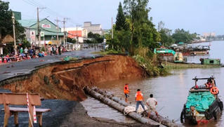 An Giang ban bố tình huống khẩn cấp sạt lở bờ Sông Hậu