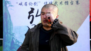 Hoài nghi về thực lực của võ truyền thống Trung Quốc sau thất bại ê chề trước MMA 