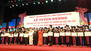 Trọng dụng nhân tài - cơ chế chưa bắt nhịp thực tiễn: Kỳ 1 - Dè dặt với nhân tố mới