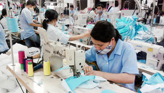 Giảm giờ làm việc – doanh nghiệp lo bị 'tước' lợi thế cạnh tranh