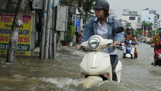 Khi nào TP Hồ Chí Minh mới bớt khốn khổ vì triều cường?