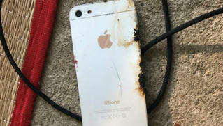 Nam thanh niên tử vong khi sạc pin Iphone