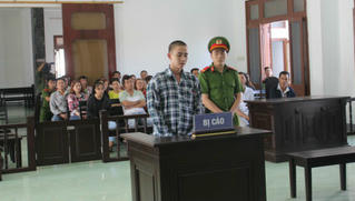 Án chung thân cho nam thanh niên đi cướp vì... si tình