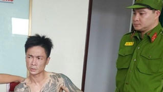 Khống chế đối tượng nghiện ma túy dùng kéo khống chế nữ Điều dưỡng