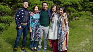 'Bí kíp' giai nhân showbiz giữ mái ấm gia đình