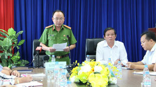 Hôm nay, 4/11, dự kiến xét xử Bí thư thị xã Bến Cát: 'Một số cán bộ sai phạm dựng chuyện để 'bịt miệng' chồng tôi'