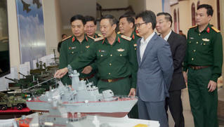 Chú trọng triển khai chương trình khoa học về không gian mạng và không gian vũ trụ