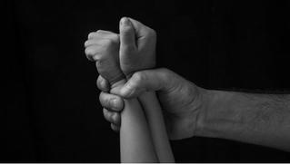 Bảo vệ trẻ em bị xâm hại: Đừng để thủ tục làm khó