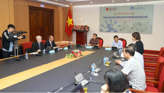 Nghịch lý trong cơ cấu dân số Việt Nam hiện nay: Dân số “vàng” nhưng mới chỉ “vàng” về số lượng