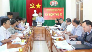 Yêu cầu 3 cán bộ rút kinh nghiệm vụ nữ Trưởng phòng dùng bằng giả ở Đắk Lắk