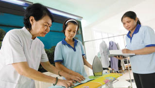 Bảo vệ lao động Việt Nam ở nước ngoài: Cần tăng cường “áo giáp” pháp lý