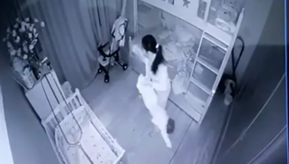 Tạm giữ nữ giúp việc dốc ngược chân bé gái 13 tháng tuổi