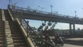 Nguyên nhân nữ sinh viên tử vong trên cầu bộ hành