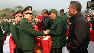 Toàn quân về nguồn “Đền ơn đáp nghĩa”