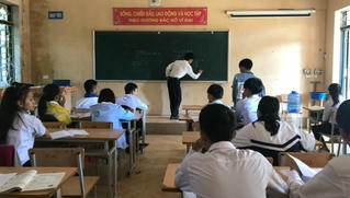 Đi đâu cũng thấy “con bạch tuộc” xuất hiện  ở các bài giảng