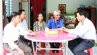 Lo cho dân
