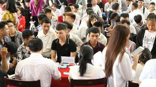 Có hạn chế được sinh viên “ngồi nhầm chỗ”?