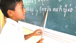 Hút khách bằng bảo tồn tiếng nói, chữ viết 