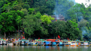 Làng lễ hội