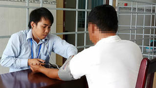 Đề xuất mở rộng đối tượng được cấp miễn phí thuốc kháng HIV