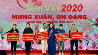 Ấm áp  “Tết sum vầy” trên cả nước