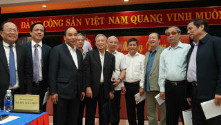 Thủ tướng gặp mặt lãnh đạo, nguyên lãnh đạo Trung ương