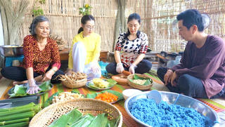Độc đáo bánh tét nhân sâm