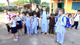Sau ánh hào quang showbiz