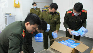 Cảnh báo việc thu gom khẩu trang đã sử dụng để bán lại