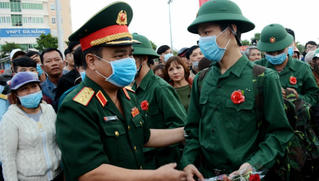 Lễ giao quân trang trọng, tiết kiệm