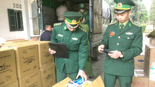 Ngăn chặn vận chuyển trái phép khẩu trang y tế sang Trung Quốc