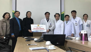Bác sĩ Việt gồng mình giữa “tâm bão” Covid-19