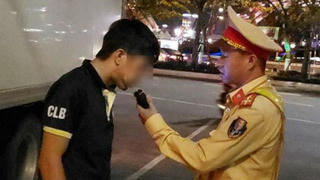 'Quá chén' tiệc sinh nhật vẫn ra đường, người đàn ông bị phạt 35 triệu đồng