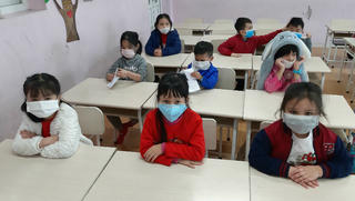 Đề xuất trái ngược của Quảng Ngãi và Sơn La về việc cho học sinh trở lại trường