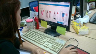 Mua sắm online “lên ngôi” mùa dịch Covid-19