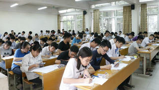 Học sinh lớp 12 chờ đợi những 'phán quyết' cực quan trọng